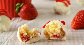 Strawberry Shortcake Truffles | www.chocolatemoosey.com