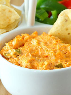 Buffalo Chicken Dip | www.chocolBuffalo Chicken Dip for quick and easy party foodatemoosey.com