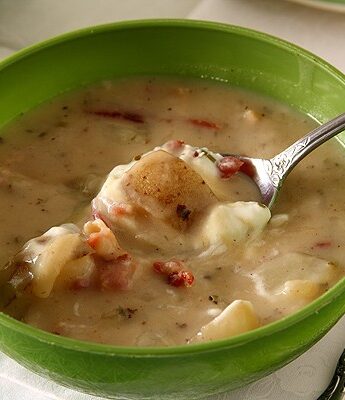 Baked Potato Soup | www.chocolatemoosey.com