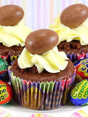 Cadbury Creme Egg Cupcakes | www.chocolatemoosey.com