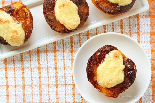 Cheesecake Stuffed Peaches | www.chocolatemoosey.com