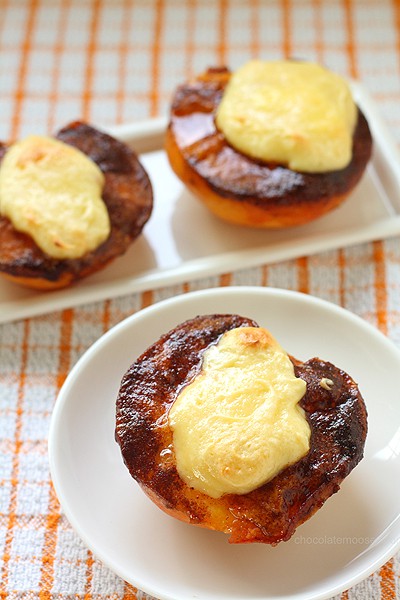 Cheesecake Stuffed Peaches | www.chocolatemoosey.com