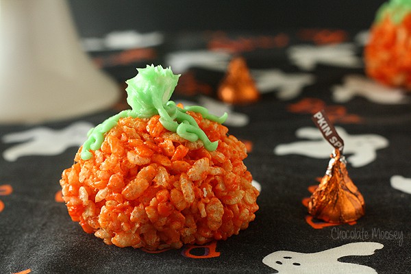 Candy-Stuffed Rice Crispy Treat Pumpkins