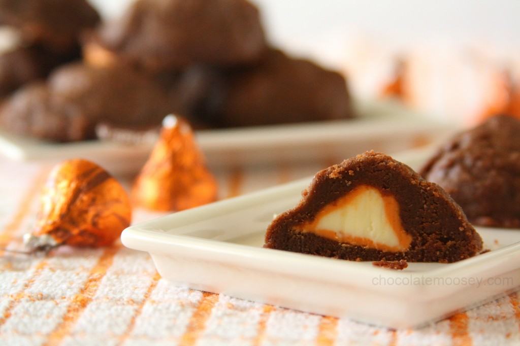 Stuffed Pumpkin Spice Kiss Cookies from www.chocolatemoosey.com Stuffed Pumpkin Spice Kiss Cookies