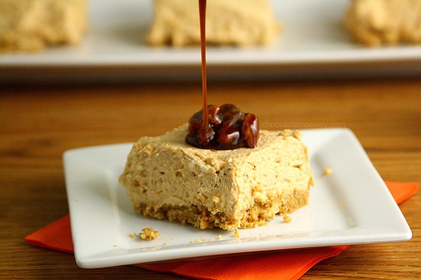 Eggless No Bake Pumpkin Cheesecake Bars with homemade praline sauce