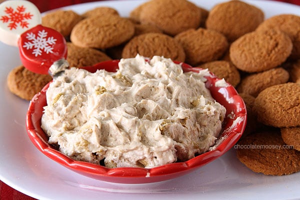 Gingerbread Marshmallow Cheesecake Dip