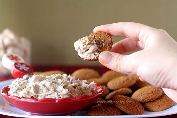 Gingerbread Marshmallow Cheesecake Dip