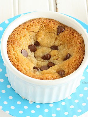 Single Serving Deep Dish Chocolate Chip Cookie from www.chocolatemoosey.com @chocolatemoosey