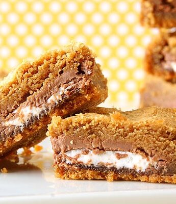 Stuffed Mallow Cup Bars | www.chocolatemoosey.com