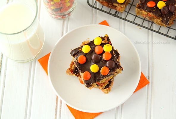 Reese's Pieces Chocolate Peanut Butter Blondies | www.chocolatemoosey.com