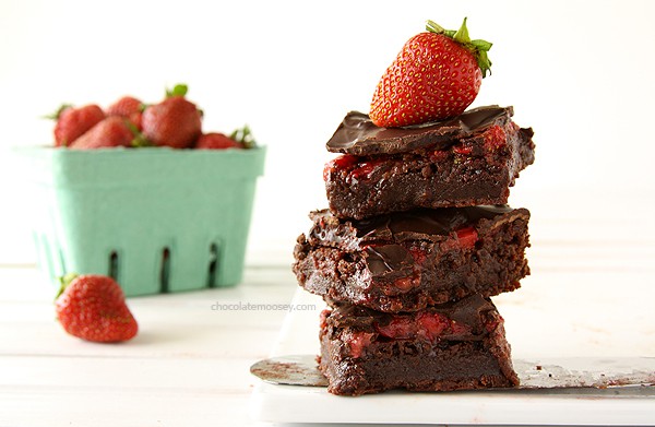 Chocolate Covered Strawberry Brownies | www.chocolatemoosey.com