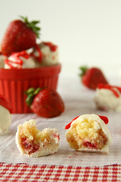 Strawberry Shortcake Truffles | www.chocolatemoosey.com