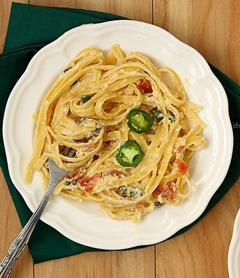Jalapeno Popper Fettuccine Alfredo | www.chocolatemoosey.com