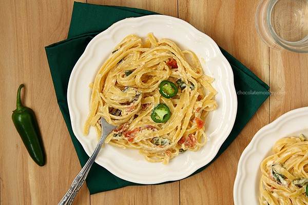 Jalapeno Popper Fettuccine Alfredo | www.chocolatemoosey.com