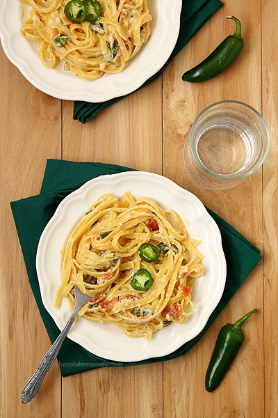 Jalapeno Popper Fettuccine Alfredo | www.chocolatemoosey.com