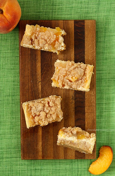 Peach Cheesecake Crumb Bars | www.chocolatemoosey.com