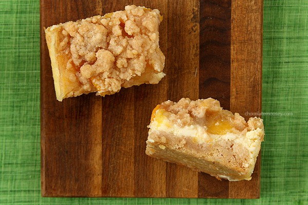 Peach Cheesecake Crumb Bars | www.chocolatemoosey.com