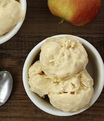Apple Cider Ice Cream | www.chocolatemoosey.com