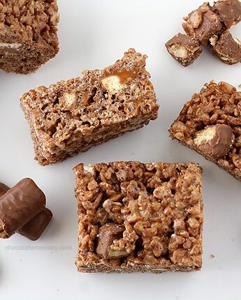 Chocolate Caramel Twix Rice Crispy Treats | www.chocolatemoosey.com