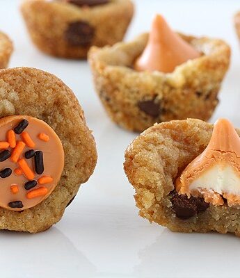 Pumpkin Spice Kiss Cookie Cups | www.chocolatemoosey.com