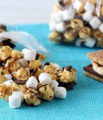 S'mores Caramel Popcorn | www.chocolatemoosey.com