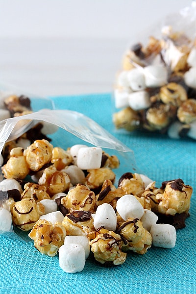 S'mores Caramel Popcorn | www.chocolatemoosey.com