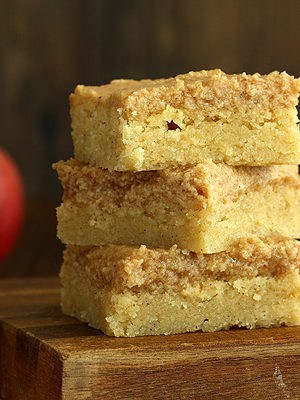 Snickerdoodle Cookie Bars With Apple Butter Frosting | www.chocolatemoosey.com
