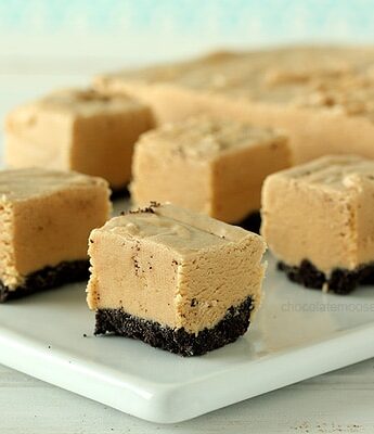 Easy Peanut Butter Oreo Fudge | www.chocolatemoosey.com