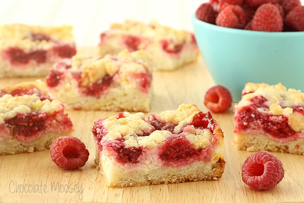 Raspberry Cheesecake Crumb Bars #RaspberryDesserts