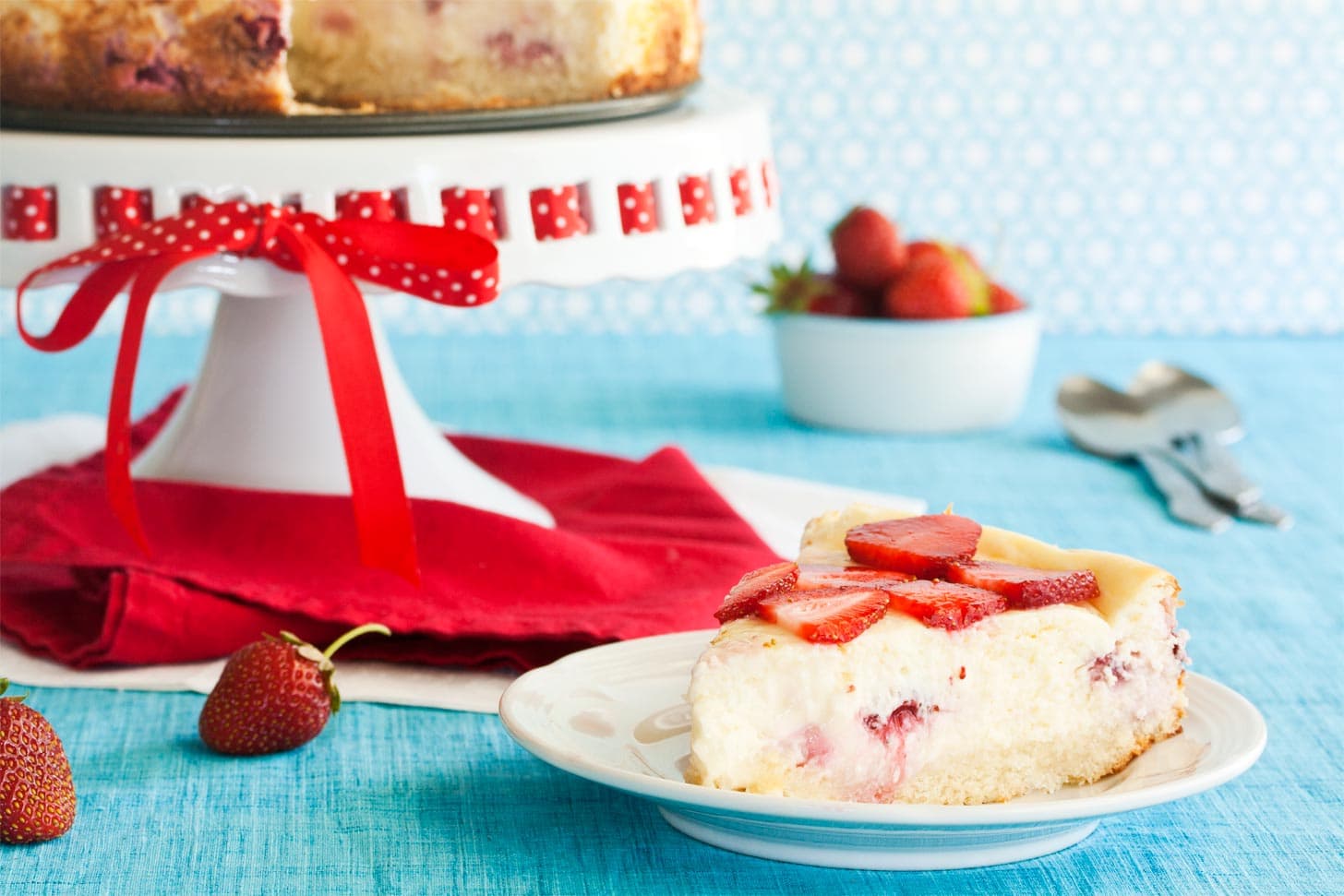 Strawberry shortcake with cheesecake layer