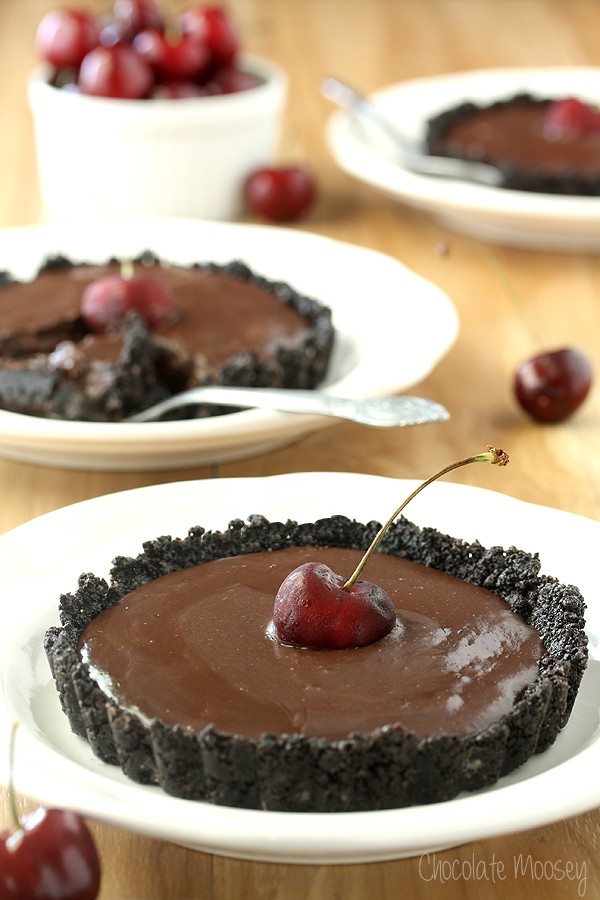 No Bake Chocolate Cherry Tartlets with an Oreo cookie crust