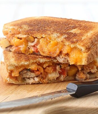Salsa Chicken Grilled Cheese Sandwiches for an easy weeknight dinner