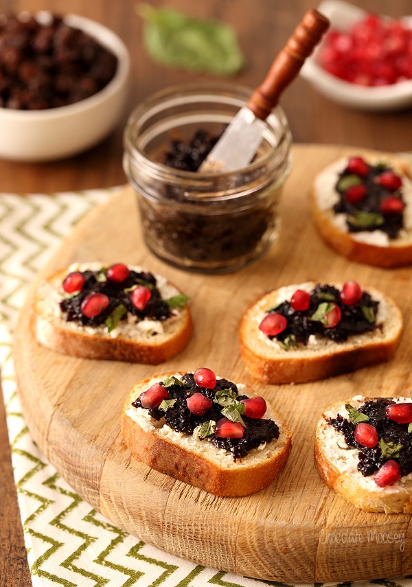 Raisin Jam and Goat Cheese Crostini for an easy Christmas appetizer recipe