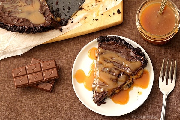 No Bake Chocolate Banana Caramel Tart with a caramel swirl