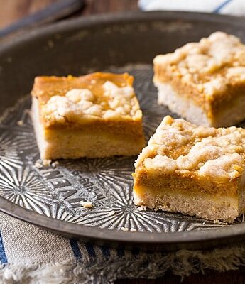 easy Pumpkin Pie Crumb Bars for Thanksgiving