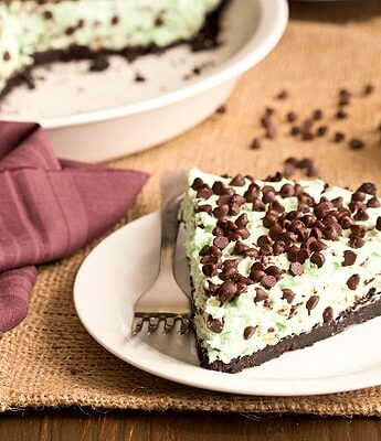 No Bake Mint Chocolate Chip Pie