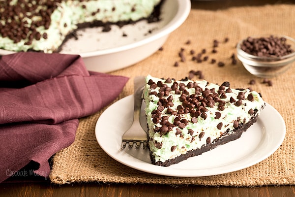 No Bake Mint Chocolate Chip Pie