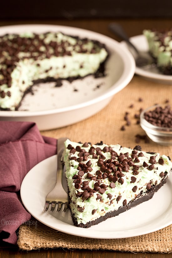 No Bake Mint Chocolate Chip Pie