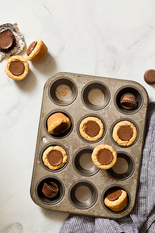 In the mood for peanut butter but don't want to make dozens of cookies? Bake up these irresistible small batch Peanut Butter Cookie Cups! Ideal for cookie trays and gift giving.