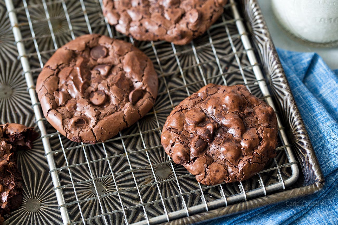 Small Batch Flourless Chocolate Cookies