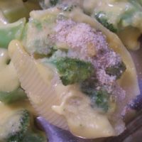 Broccoli and Cheese Stuffed Shells