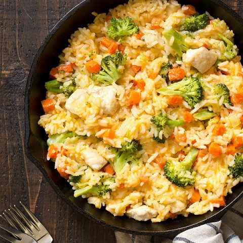 One Pan Cheesy Chicken Broccoli Rice Skillet