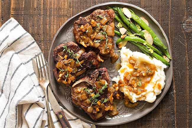 Lamb Chops With Mashed Potatoes