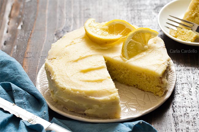 6 Inch Lemon Cake with knife