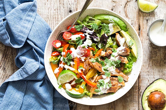 Fajita salad in bowl