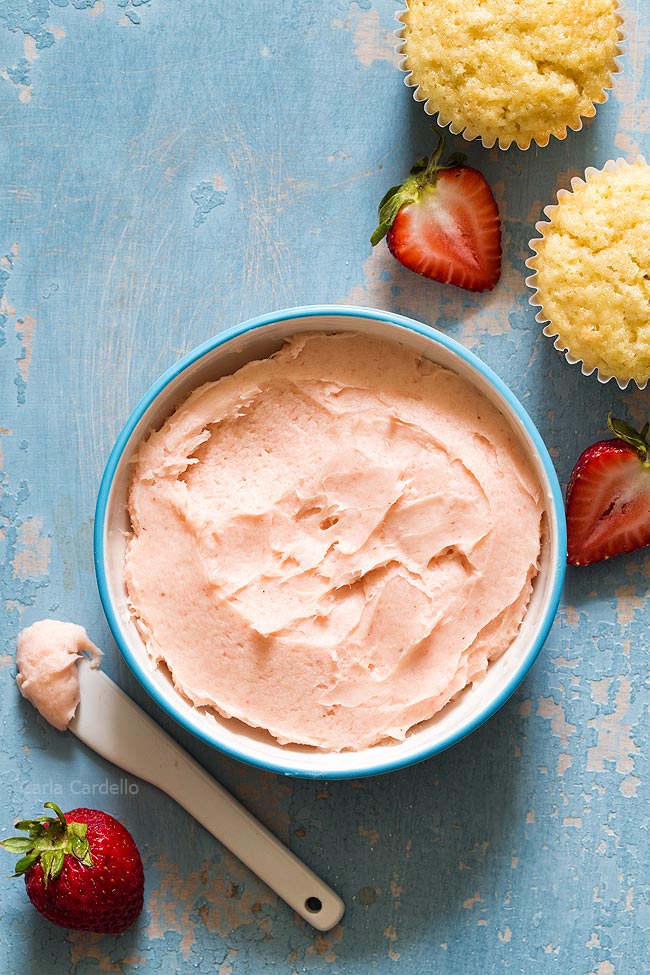 Strawberry frosting in bowl