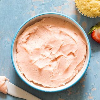 Strawberry frosting in bowl