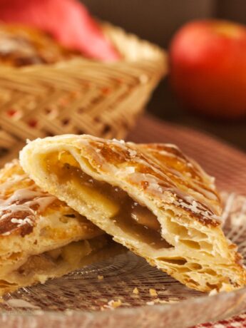 Close up of apple turnover cut in half
