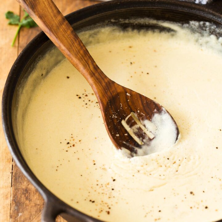 Classic alfredo sauce recipe with garlic and onion