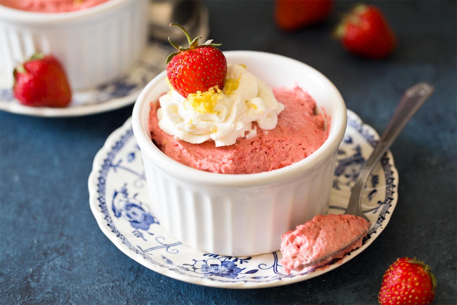 Recipe for strawberry mousse served in white ramekins
